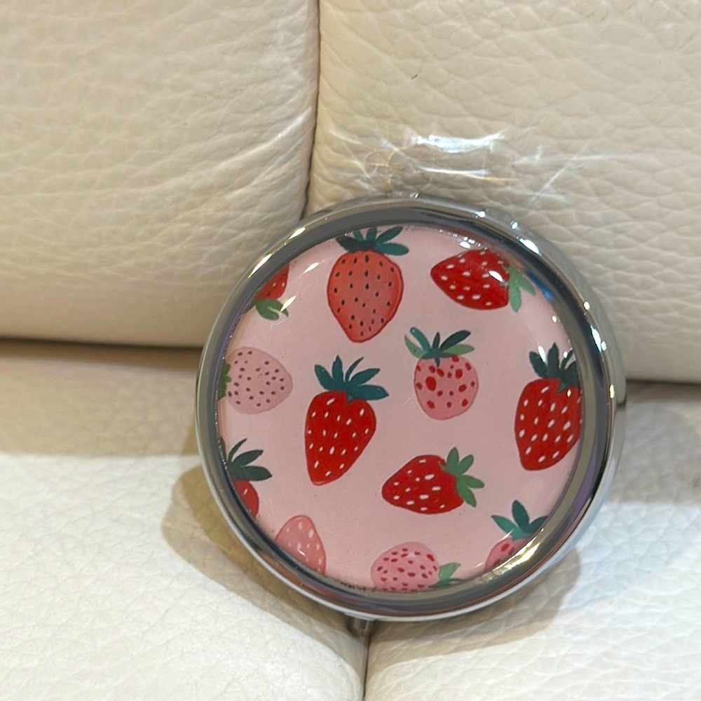 Pill Case /Small Jewelry Box NIB 1pc Strawberry Pattern Metal
